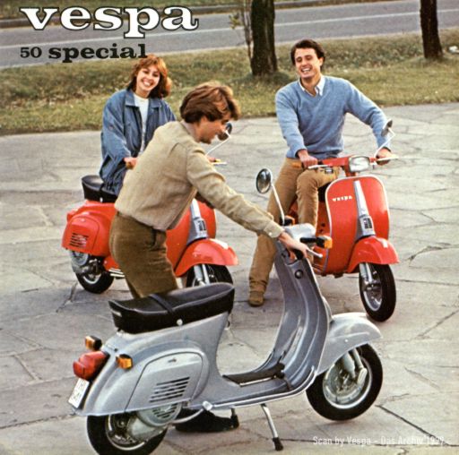 vespa 50 special con frecce per mercato estero